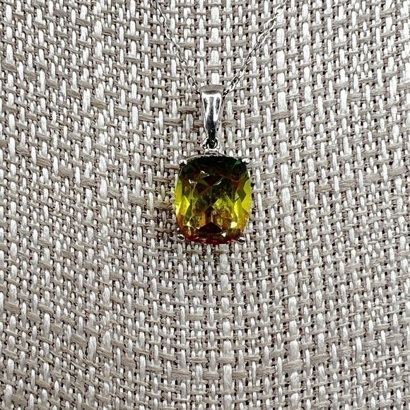 Green Mystic Gemstone with 21” silver chain necklace - Picture 1 of 7